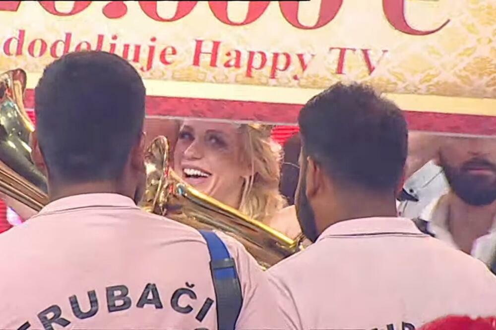 NATAŠA PAJOVIĆ POBEDNICA PAROVA 9!