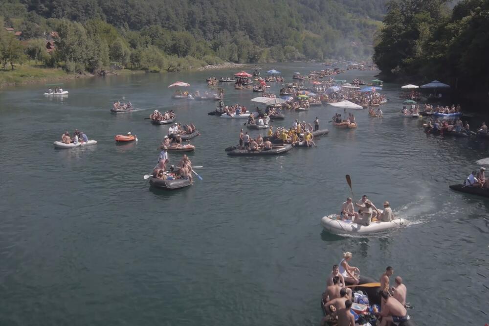 LJUBOVIJA GORI: Preko 30.000 posetilaca na Drinskoj regati, oboreni SVI REKORDI