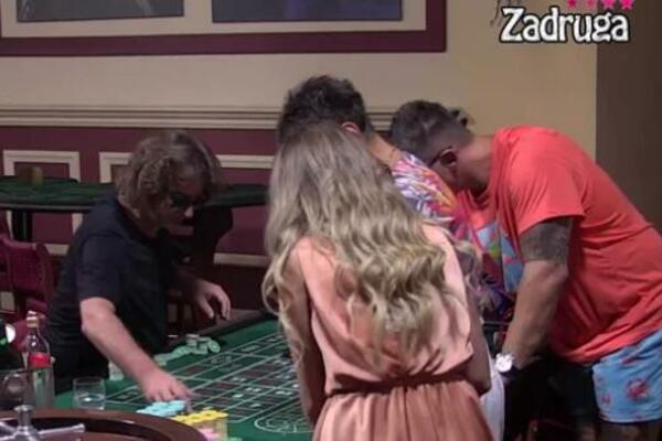 VLASNIK PINKA I KIKI GOLUBOVIĆ UHVAĆENI ZAJEDNO NA RULETU! Kamere SVE zabeležile! (VIDEO)