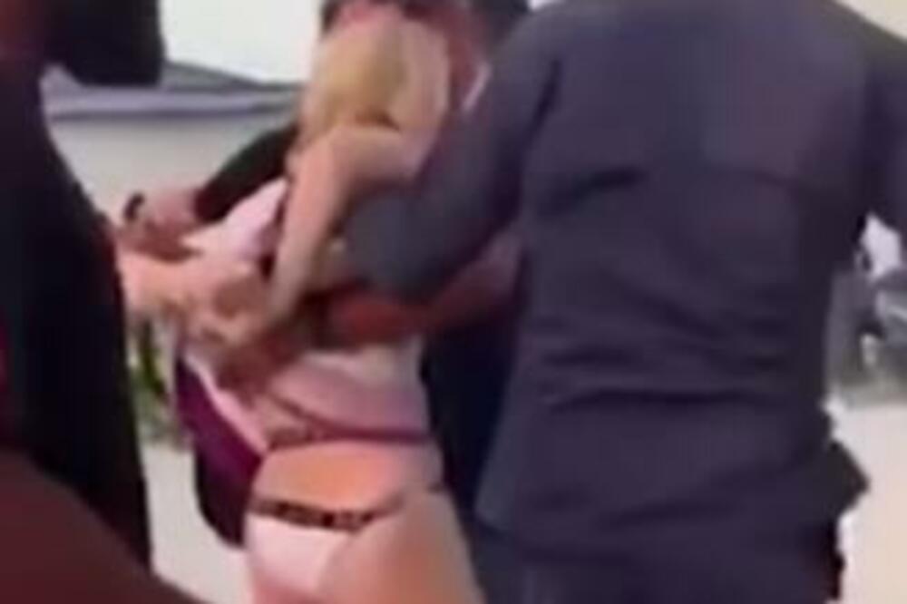 PRESEO JOJ ODMOR: Turistkinja uhapšena u popularnom letovalištu zbog "nepristojnog" kupaćeg kostima! (VIDEO)