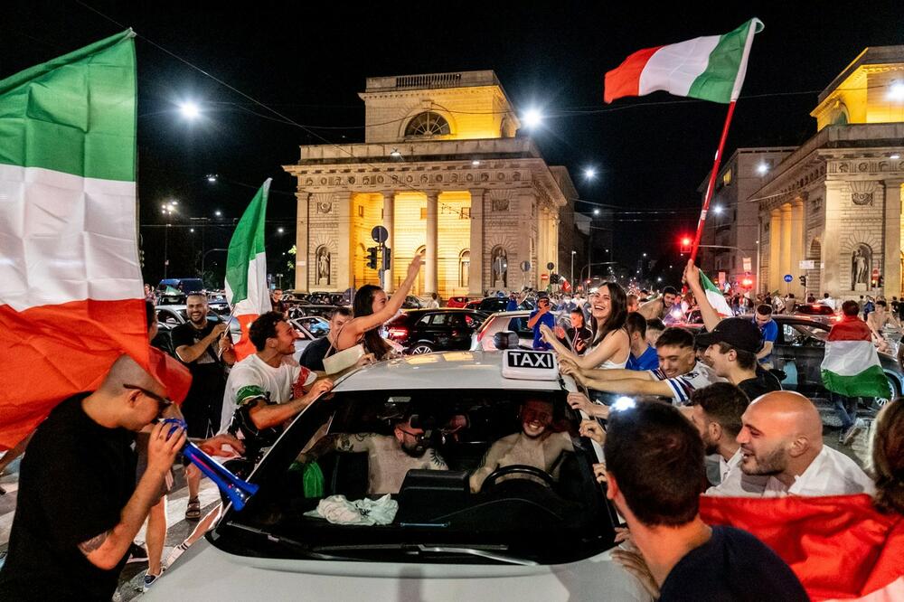 NA ULICAMA ITALIJE DELIRIJUM: Ponosni su svi, ali im je kompletno slavlje ipak pokvario ĐOKOVIĆ!