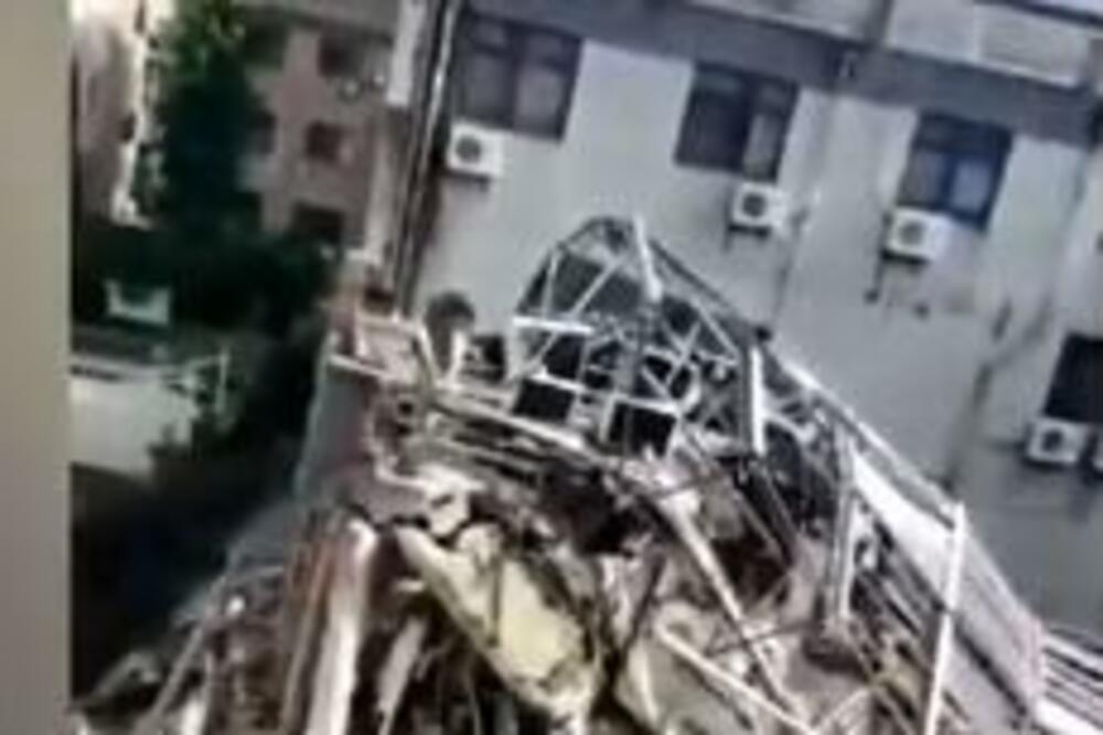 SRUŠIO SE DEO HOTELA U KINI! Najmanje 1 osoba poginula, a 10 se vode kao nestale! (VIDEO)