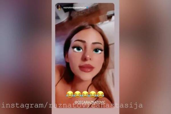 MAJKA I ĆERKA SVIM SRCEM UZ NOLETA! ANASTASIJA I CECA PRATILE VIMBLDON: Smešnim VIDEOM iznenadile mnoge!