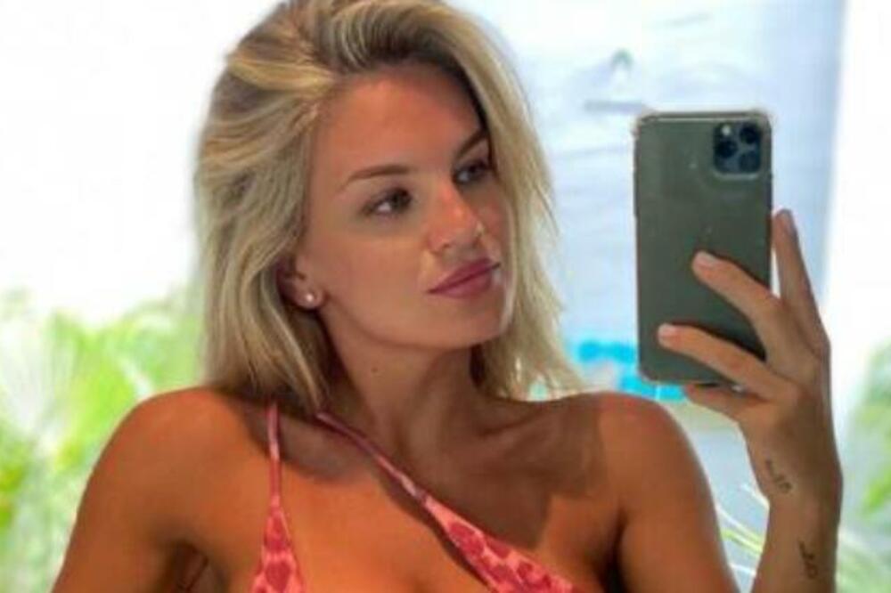 ISPLIVAO INTIMNI SNIMAK ISPOD TUŠA GOLMANOVE ŽENE DINAMITA: Vatrena KSENIJA briše sa lica zemlje poput TEPIH BOMBE!