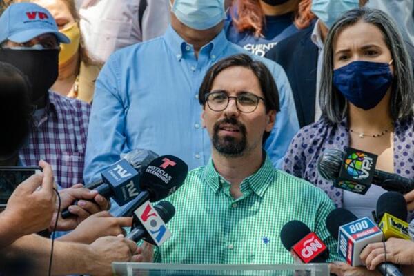 UHAPŠEN KLJUČNI OPOZICIONI POLITIČAR, pod optužbama za TERORIZAM