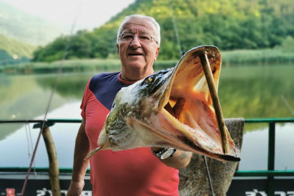 SRPSKA ŠTUKA ZAMALO NAJVEĆA NA SVETU: Tomo i drugari upecali nesvakidašnji ribolovački trofej (FOTO)