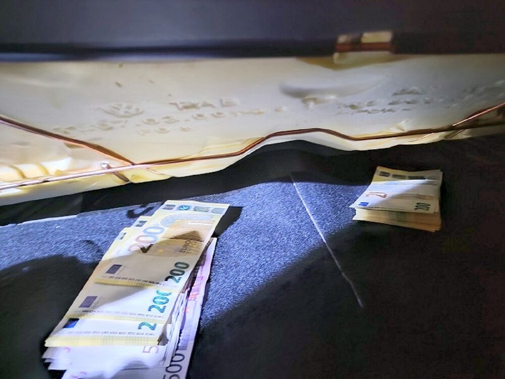 Krijumčarenje deviza, Devize