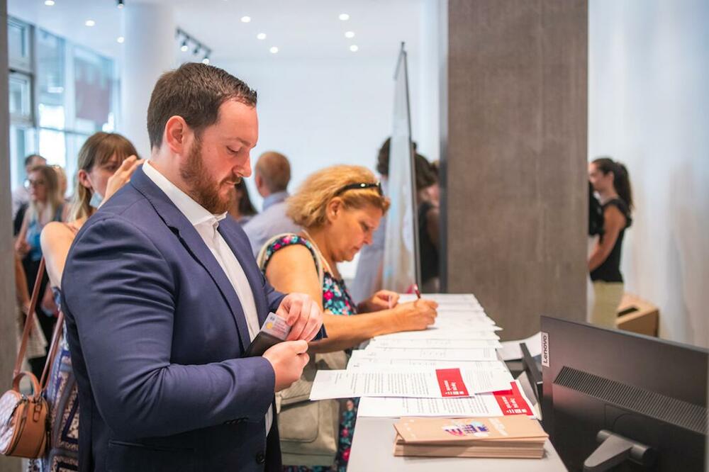 OTVOREN USLUŽNI CENTAR U OPŠTINI STARI GRAD: Građani će sve moći na jednom mestu