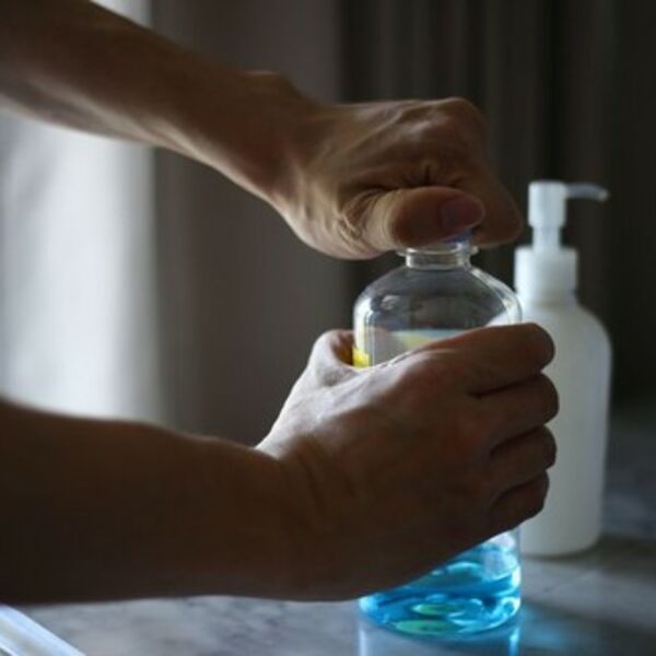 KADA DOLAZITE IZ GRADA ILI SA POSLA KUĆI: Ukoliko OVO ne uradite, možda širite VIRUS po kući!