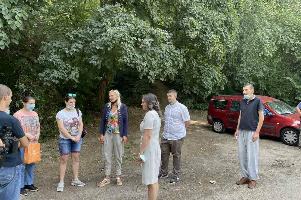 NA KOŠUTNJAKU ORGANIZOVAN IZLET ZA BESKUĆNIKE: Druženja planirana i u narednom periodu! (FOTO)