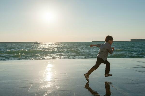 IZBEGNITE OPASNOST OD UTAPANJA: Evo kako da edukujete DECU na vreme