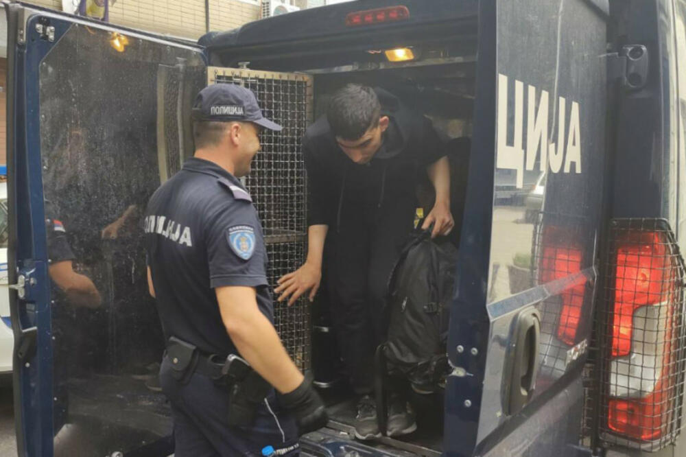 EFIKASNA AKCIJA BEOGRADSKE POLICIJE: Privedeno 39 ljudi!