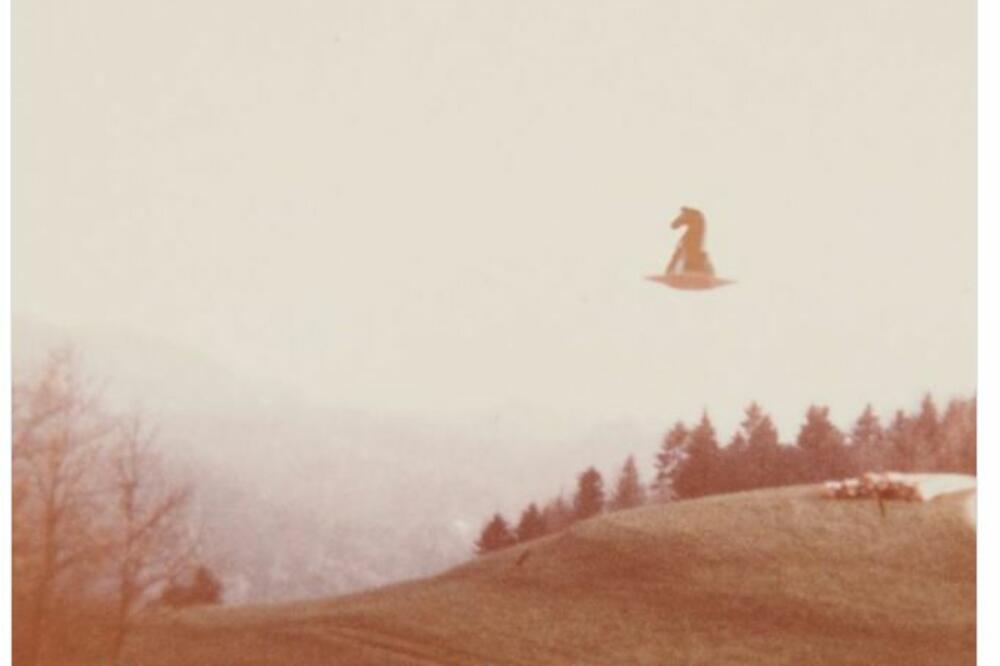 ŠOKANTNA NAJAVA IZ MOSKVE: Rusi otkrivaju NAJNOVIJU SUPERTAJNU LETELICU, da li ovo stoji iza viđanja NLO? (VIDEO)