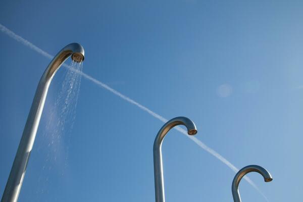 EVO ZAŠTO JE DOBRO TUŠIRATI SE HLADNOM VODOM! Lekari potvrdili: Deluje kao meditacija!