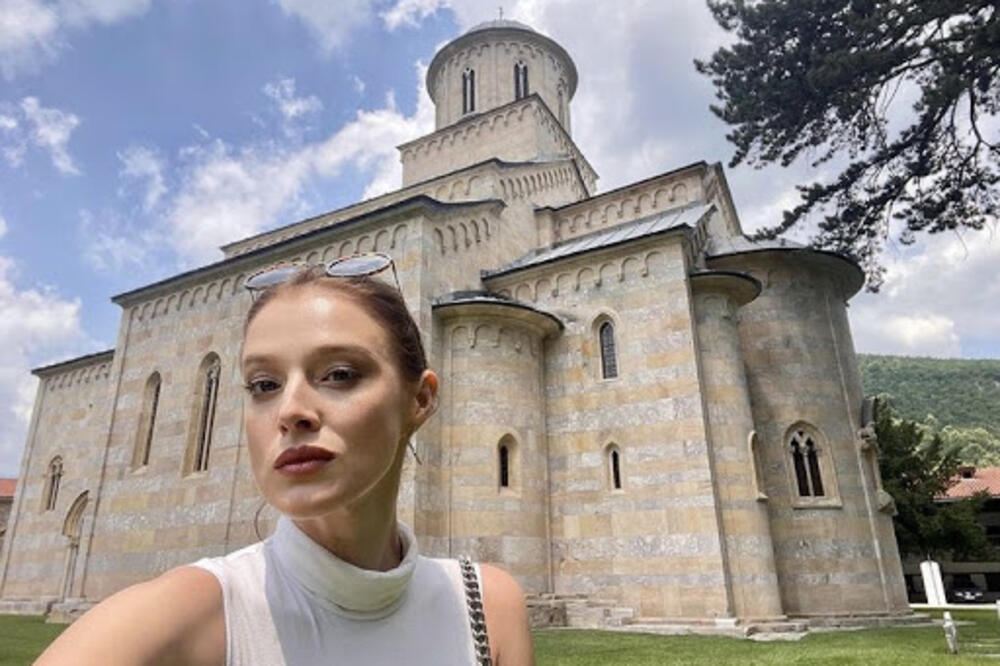 LETNJE ČAROLIJE! Milenu Radulović retko možemo videti u ovakvom izdanju! (FOTO)