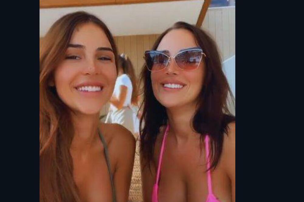 ANASTASIJA RAŽNATOVIĆ I PRIJOVIĆKA SE SNIMALE U BIKINIJIMA: Sevnuli OGROMNI GRUDNI koševi, SRČKA U NAJAVI (FOTO)