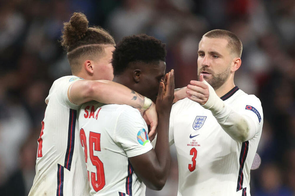 MLADI REPREZENTATIVAC ENGLESKE PRIMA PORUKE PUNE MRŽNJE: Odmah sam znao šta me čeka!