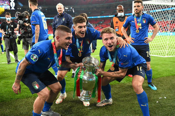 PRVAK EVROPE NAGRAĐEN NOVIM UGOVOROM: Bek Napolija je bio standardan u dresu selekcije Italije!