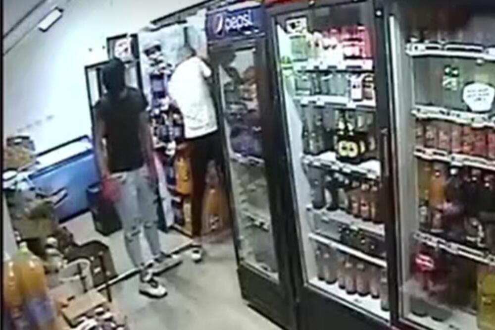 POJAVIO SE SNIMAK UŽASA KOD LJIGA! Kamere zabeležile SRAMAN čin, bagra je uhvaćena! (ŠOK VIDEO)