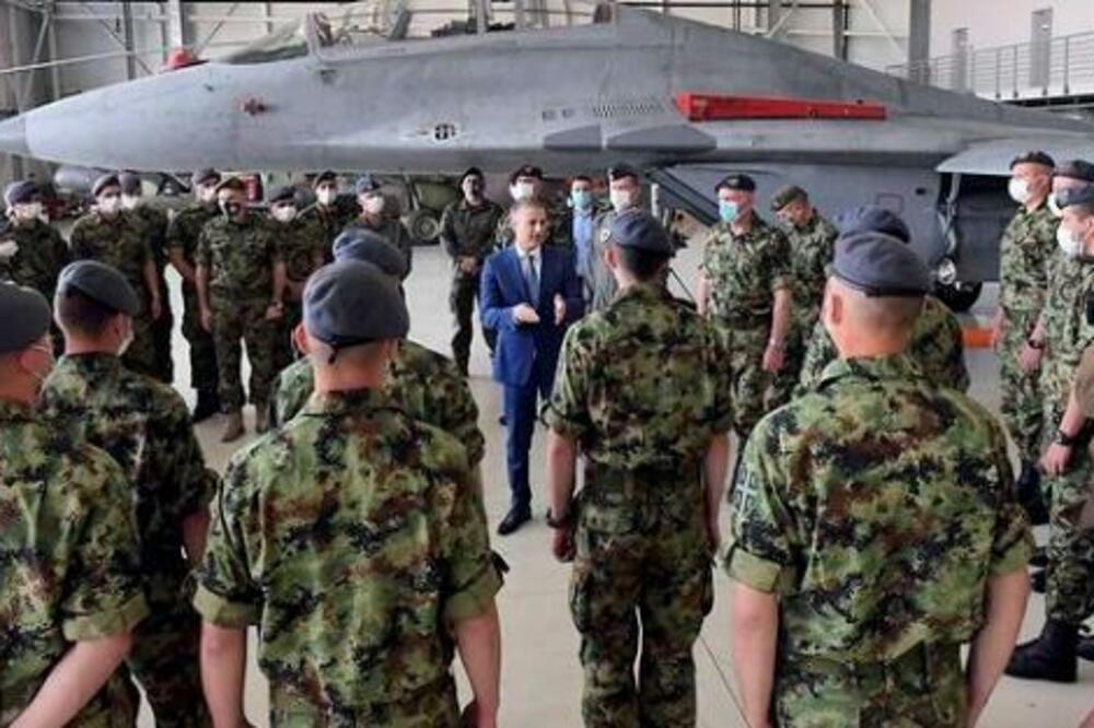 MINISTAR STEFANOVIĆ IZRAZIO ZADOVOLJSTVO: Ministarstvo i Vojska za 30 meseci jači za 4.300 pripadnika (FOTO)