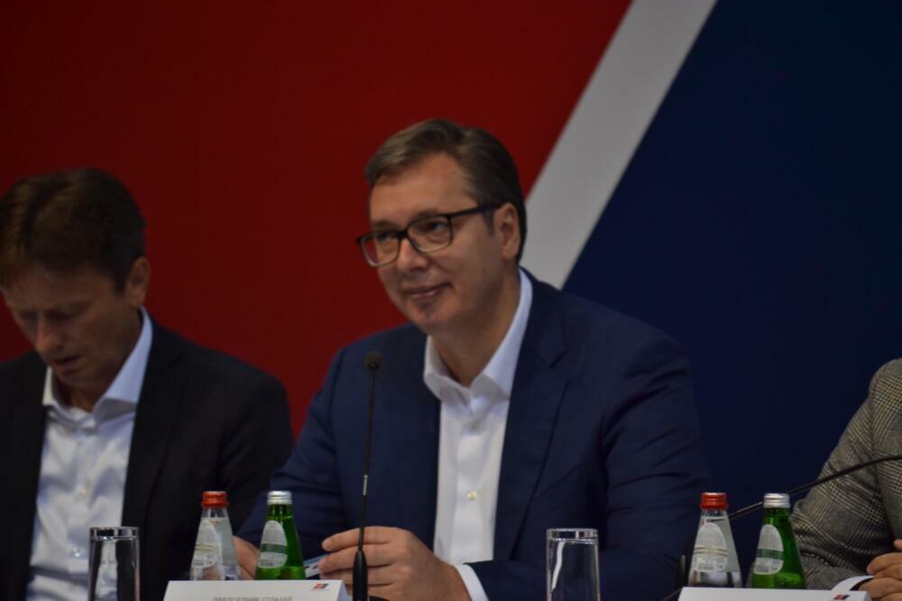 "SVAKO OD NAS MORA DA ZNA KOJI JE NJEGOV ZADATAK U BORBI ZA SRBIJU" Vučić se obratio PUNOM ČAIRU (FOTO/VIDEO)