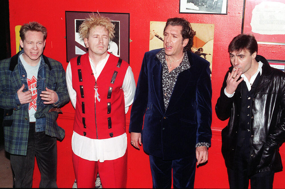 ZARATILI ZBOG TELEVIZIJSKE SERIJE, SPREMA SE BURA: Članovi SEKS PISTOLSA spore se pred SUDOM!