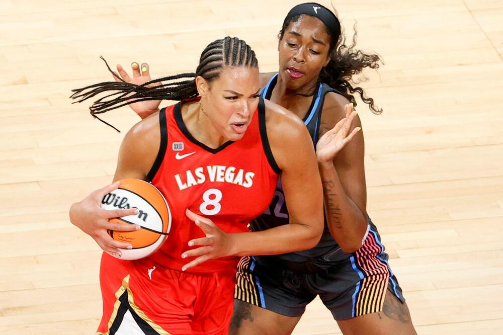 POTUKLA SE, PA NE IDE NA IGRE: Liz je najpre privukla pažnju izjavom - VISOKA SAM 2.03 I OBOŽAVAM DA VODIM LJUBAV!