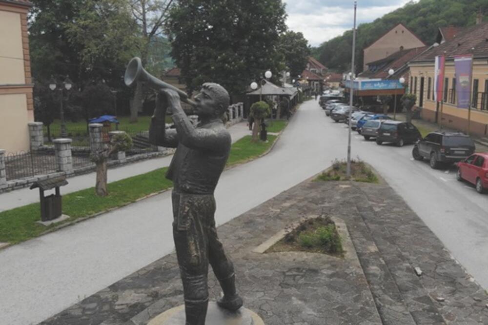 SMEŠTAJ U GUČI PAPRENO SKUP! Prenoćište preko 20 evra, oglasili se i lokalni meštani