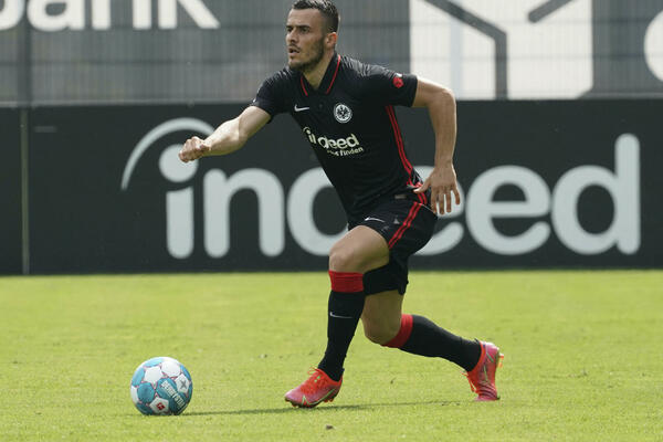 KOSTIĆ OBELEŽIO PRIJATELJSKI SUSRET: Dok čeka rasplet oko transfera i dalje postiže golove