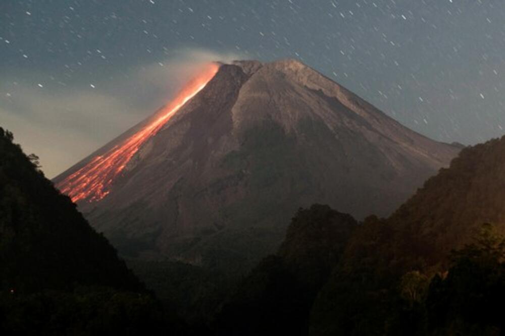 ŠPANIJA PROGLASILA LA PALMU ZONOM KATASTROFE: Vulkan Kumbre Vijeha aktivan već 10 dana!