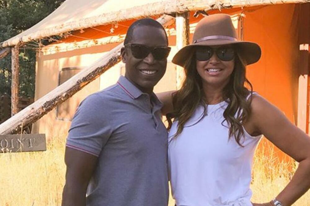 PLASTIČNI HIRURG STVORIO SEBI SAVRŠENU ŽENU, PA JE I OŽENIO: Sve je počelo od jednog pogleda!