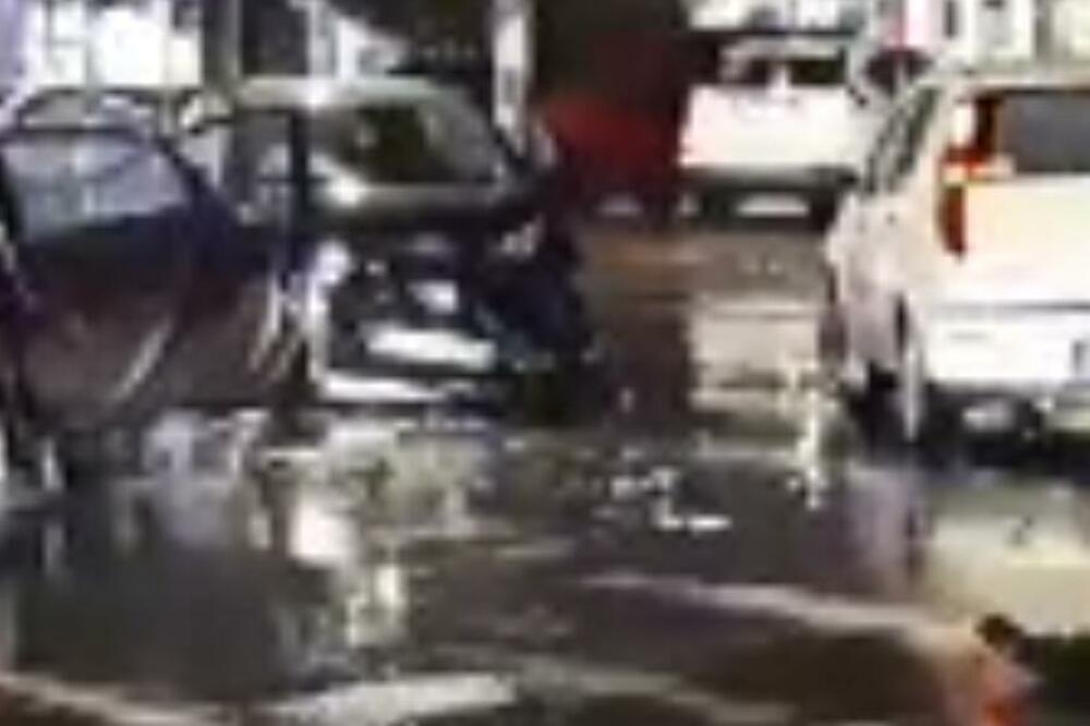 KARAMBOL NA BANOVOM BRDU: Tri automobila u lančanom sudaru!