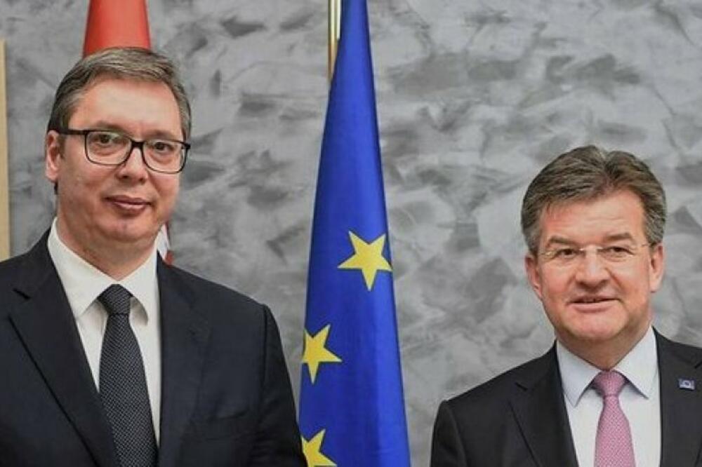 VUČIĆ SE SASTAO SA LAJČKOM U BRISELU: Slede trilateralni pregovori od 15 časova!