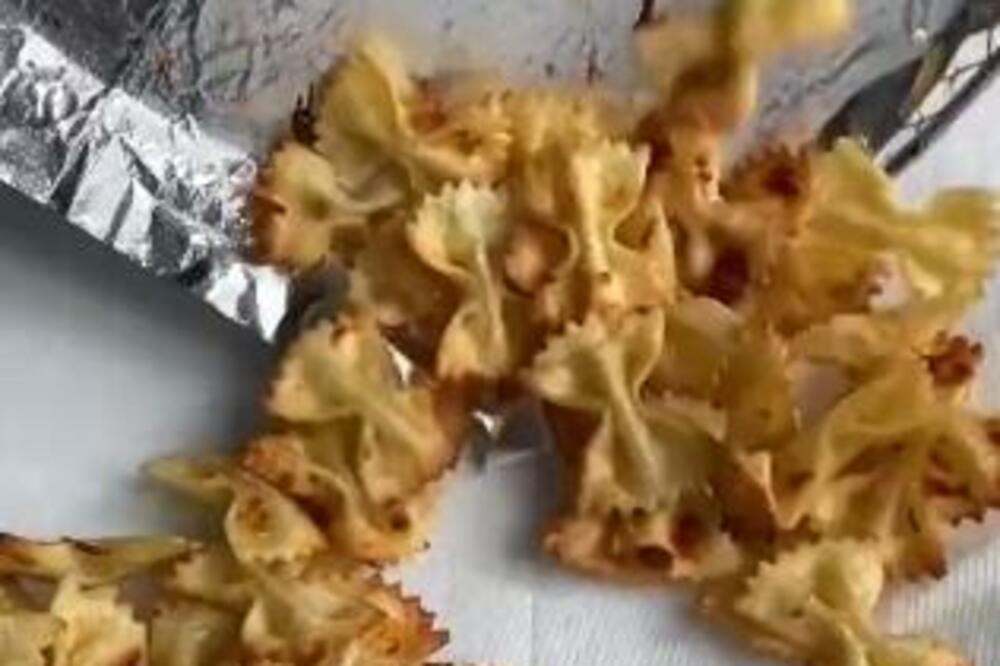 INTERNET GORI ZBOG OVOG RECEPTA: Zapečena testenina izbrisala sa mape svakodnevne grickalice (VIDEO)