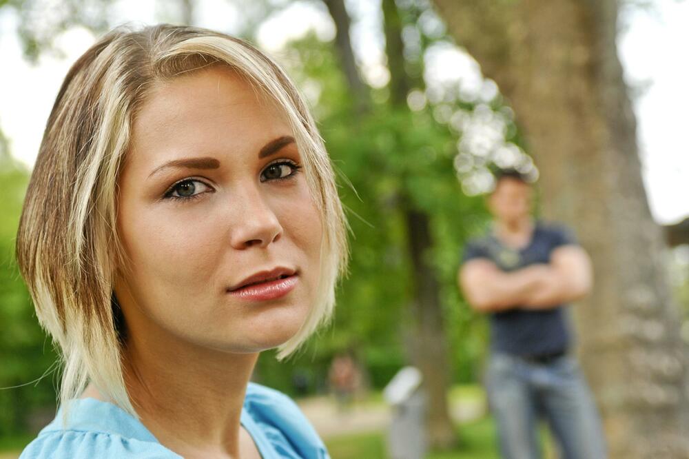 OPSLUŽILI JOJ MUŽA U SALONU ZA MASAŽU PA ZAVRŠIO SA POLNOM BOLEŠĆU: Evo šta je ona uradila