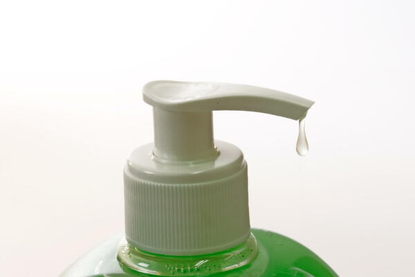 ZABORAVITE NA SVAKODNEVNO TUŠIRANJE SAPUNOM: Ova 3 dela tela imaju KORISTI od njega, ostatak NIKAKO