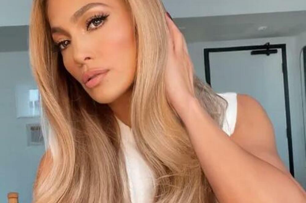 OVA BOJA KOSE VRIŠTI GLAMUR OVOG LETA: Dame, obratite pažnju i poslušajte Džej Lo!