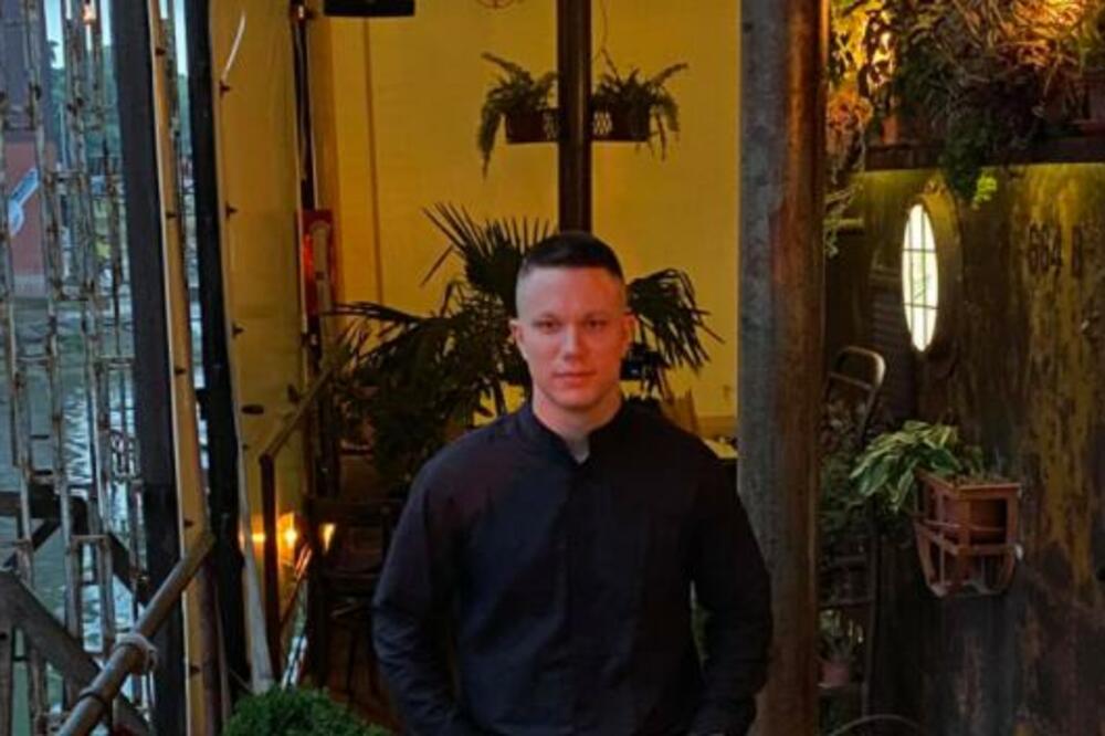 RELJA POPOVIĆ U NAJVRELIJOJ POZI IKADA: Opravdao titulu ALFA muškarca!