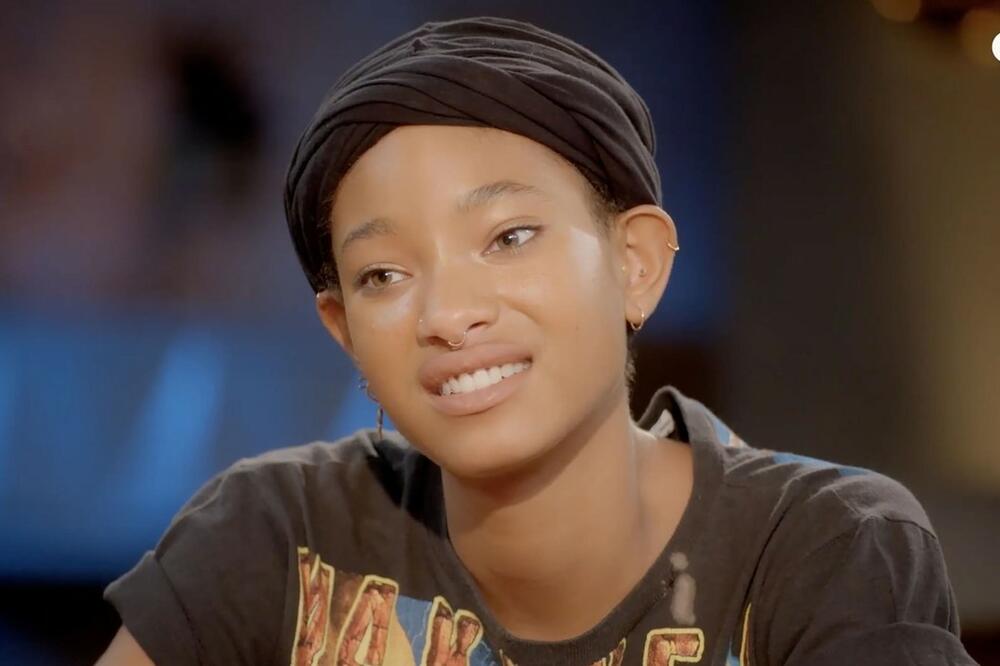 POTEZ KOJI JE ČITAV SVET ŠOKIRAO! NAPOKON PRIZNALA: Ćerka Vila Smita otkrila zbog čega na koncertu OBRIJALA GLAVU!