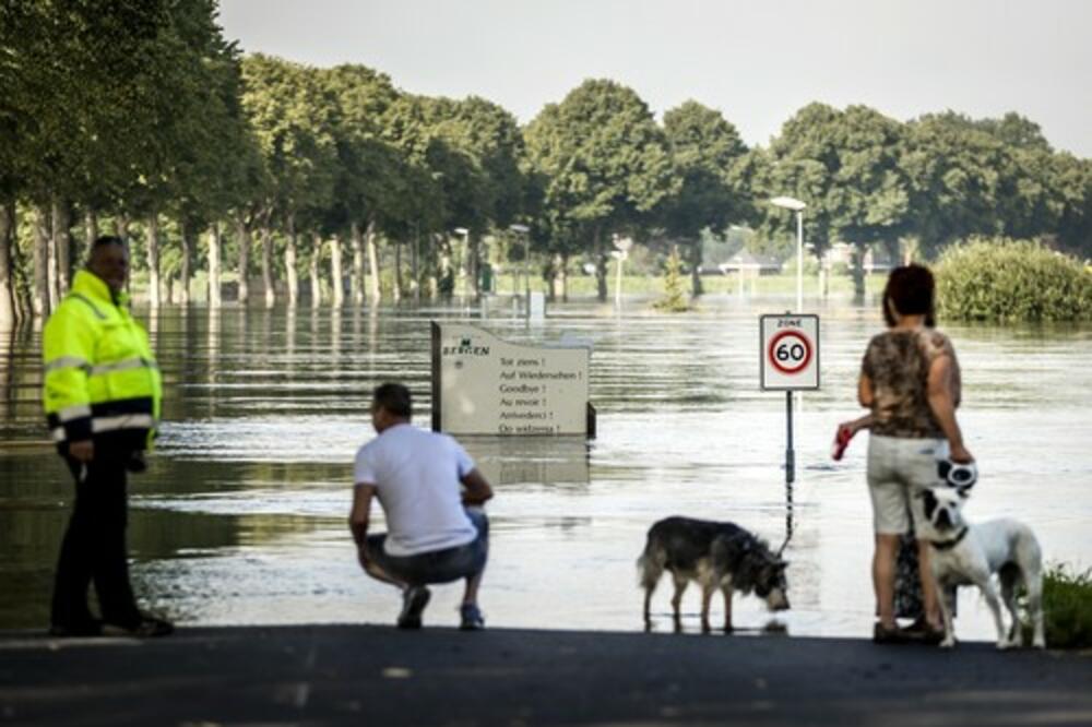 HOLANDIJA JE PRVA ZAPADNOEVROPSKA ZEMLJA KOJA JE OPET UVELA KARANTIN! Sve staje od 19 časova
