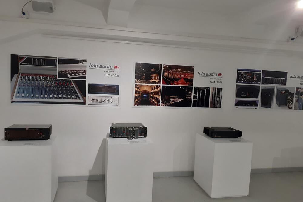 ESPRESO NA OTVARANJU IZLOŽBE "AUDIO-INDUSTRIJA U SRBIJI": Posetioci će videti KLJUČNE UREĐAJE od 30-ih do DANAS!