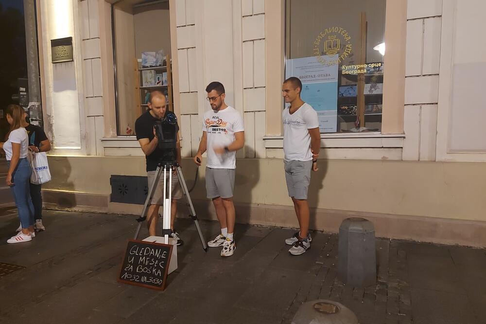 SINOĆ SU SE ZA MALOG BOŠKA GLEDANJEM U MESEC SKUPLJALE PARE: Prikupljena je određena suma, ali SRBIJO, MORA JOŠ!