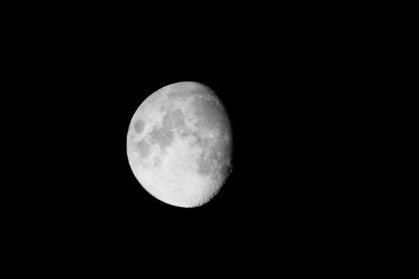 NASA OBJAVILA FOTOGRAFIJE SA MESTA UDARA RUSKE LETELICE U MESEC: Jedna stvar se JASNO VIDI (FOTO)