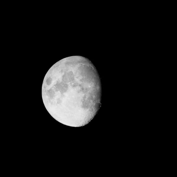 Šta se dešava na Mesecu? NASA zbog ovoga šalje astronaute, najnovije otkriće šokiralo sve odreda!