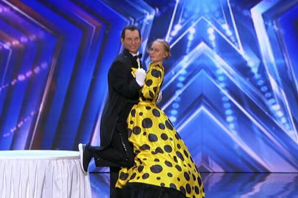 NAJČUDNIJI NASTUP IKAD U POPULARNOM TAKMIČENJU! JEZIVE LUTKE KOJE PLEŠU, nekoga bi sigurno JAKO UPLAŠILE! (VIDEO)