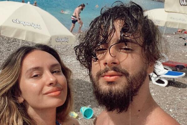 PAR KOJI ODUZIMA DAH, NE ZNA SE KO BOLJE IZGLEDA! Voditelj upoznao DEVOJKU sa PORODICOM, otkrio kako su REAGOVALI!