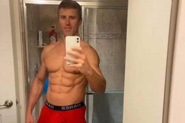 NAŠAO SE NA STUBU SRAMA: Pokušao da ispadne pametan, pa uvredio lepši pol