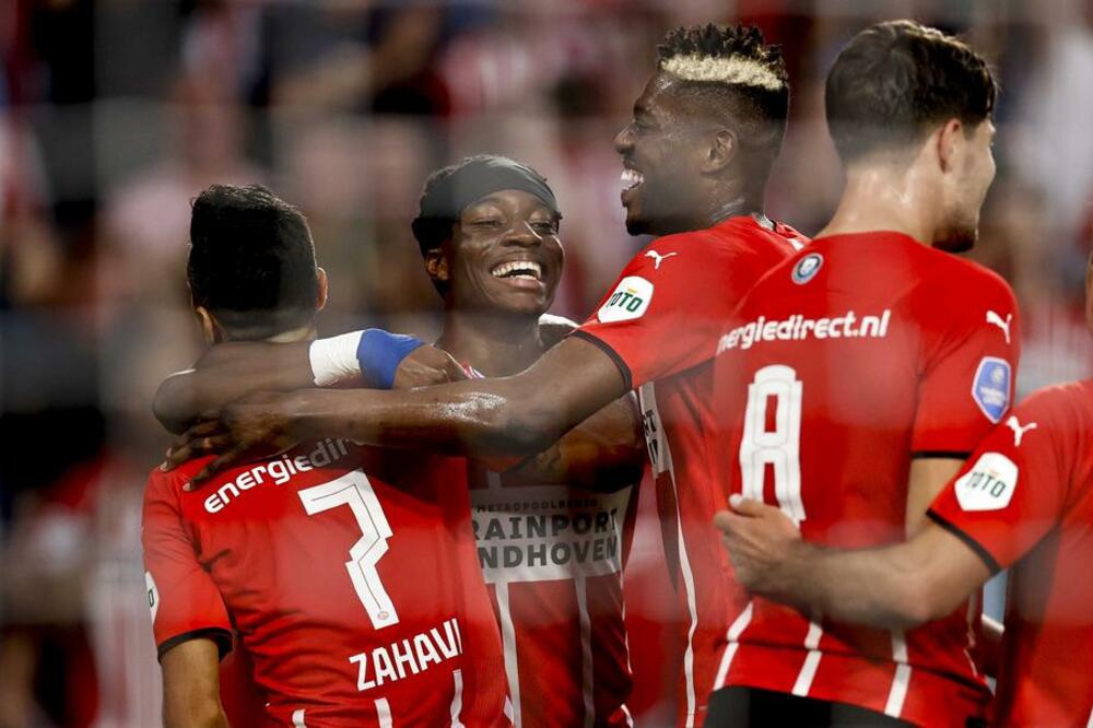 PSV RAZBIO GALATU, DVA CRVENA KARTONA U PIREJU: Biće dosta uzbudljivih revanša u borbi za Ligu šampiona!