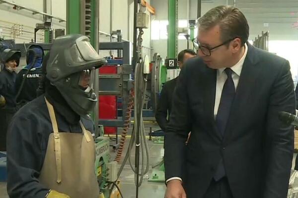 Vučić najavio realizaciju nekoliko infrastrukturnih projekata u Kniću