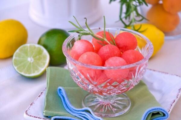 PIJANA LUBENICA: Francuski osvežavajući desert samo za odrasle! (RECEPT)